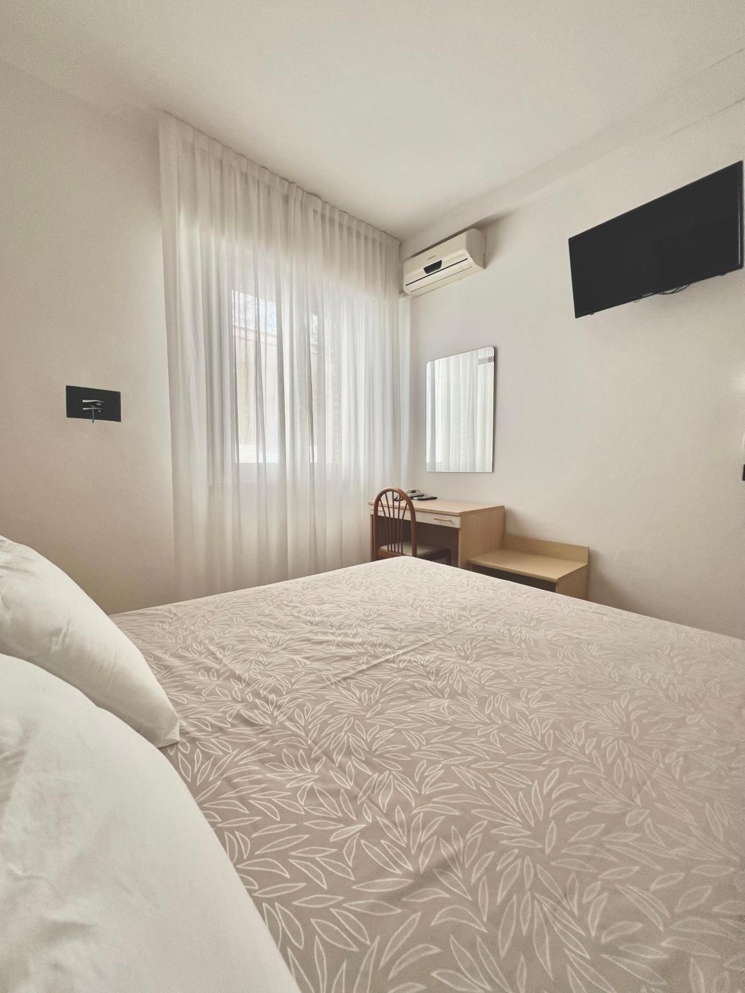 Hotel B&B Ardea Ріміні Екстер'єр фото