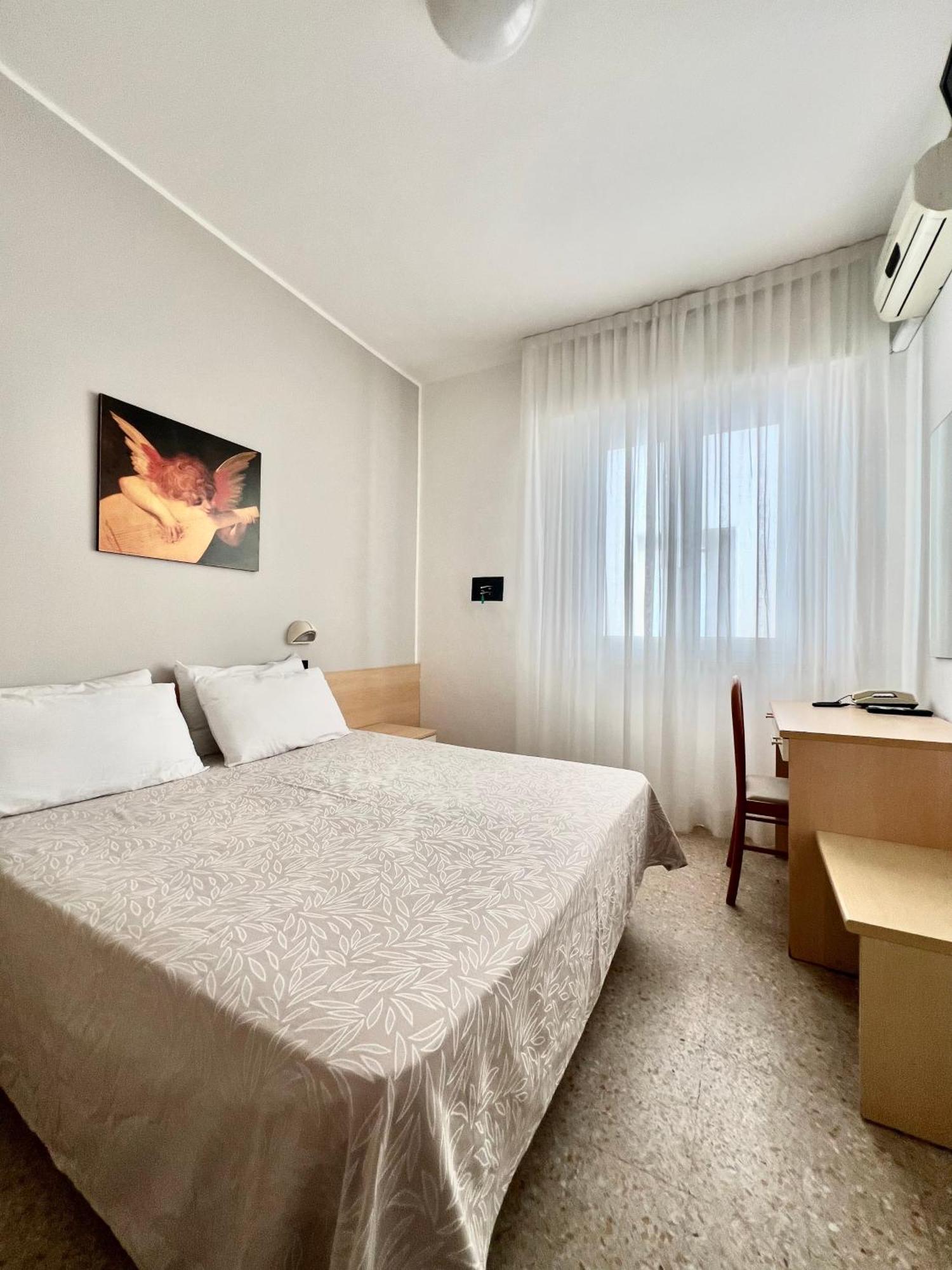 Hotel B&B Ardea Ріміні Екстер'єр фото