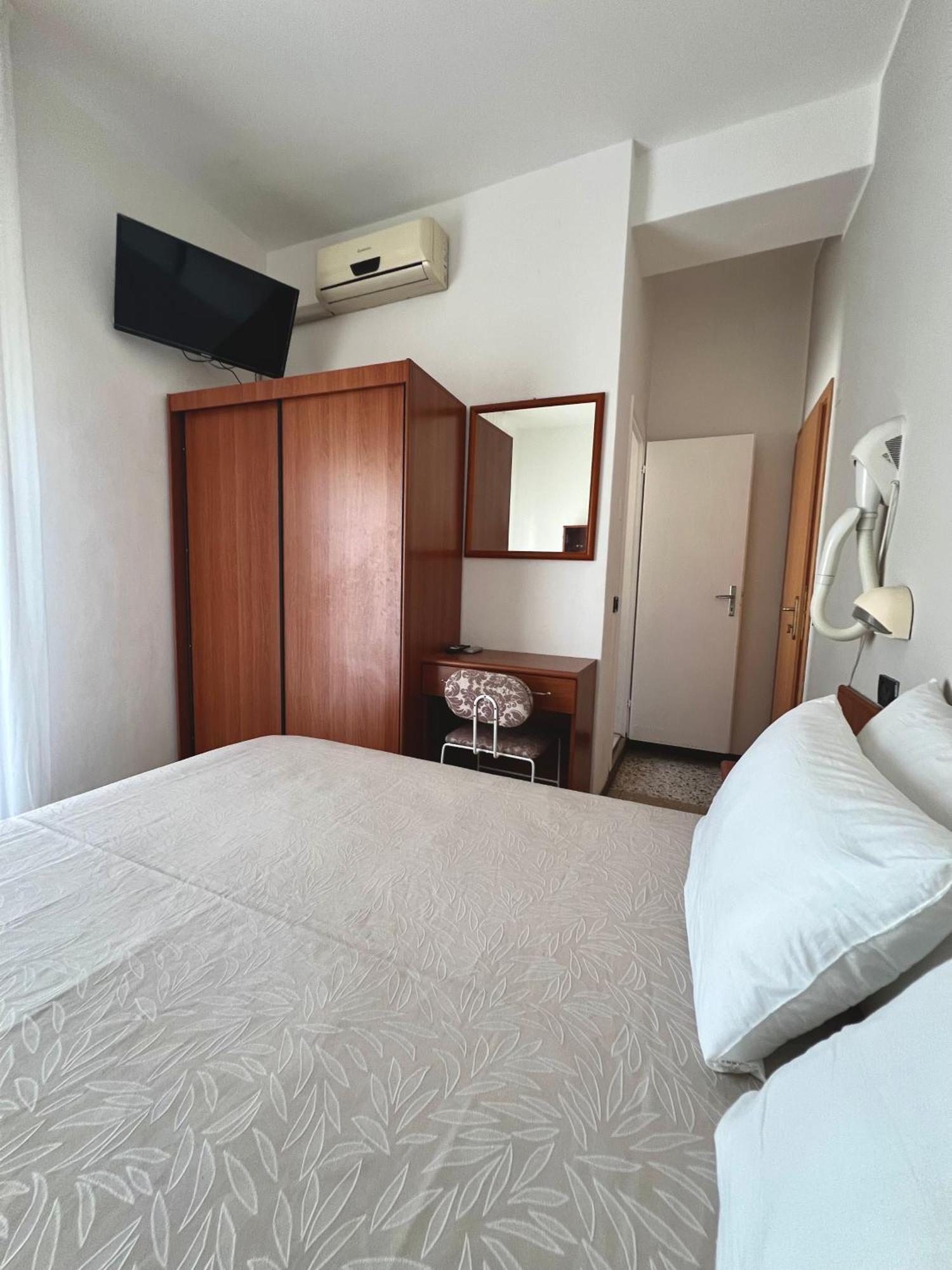 Hotel B&B Ardea Ріміні Екстер'єр фото