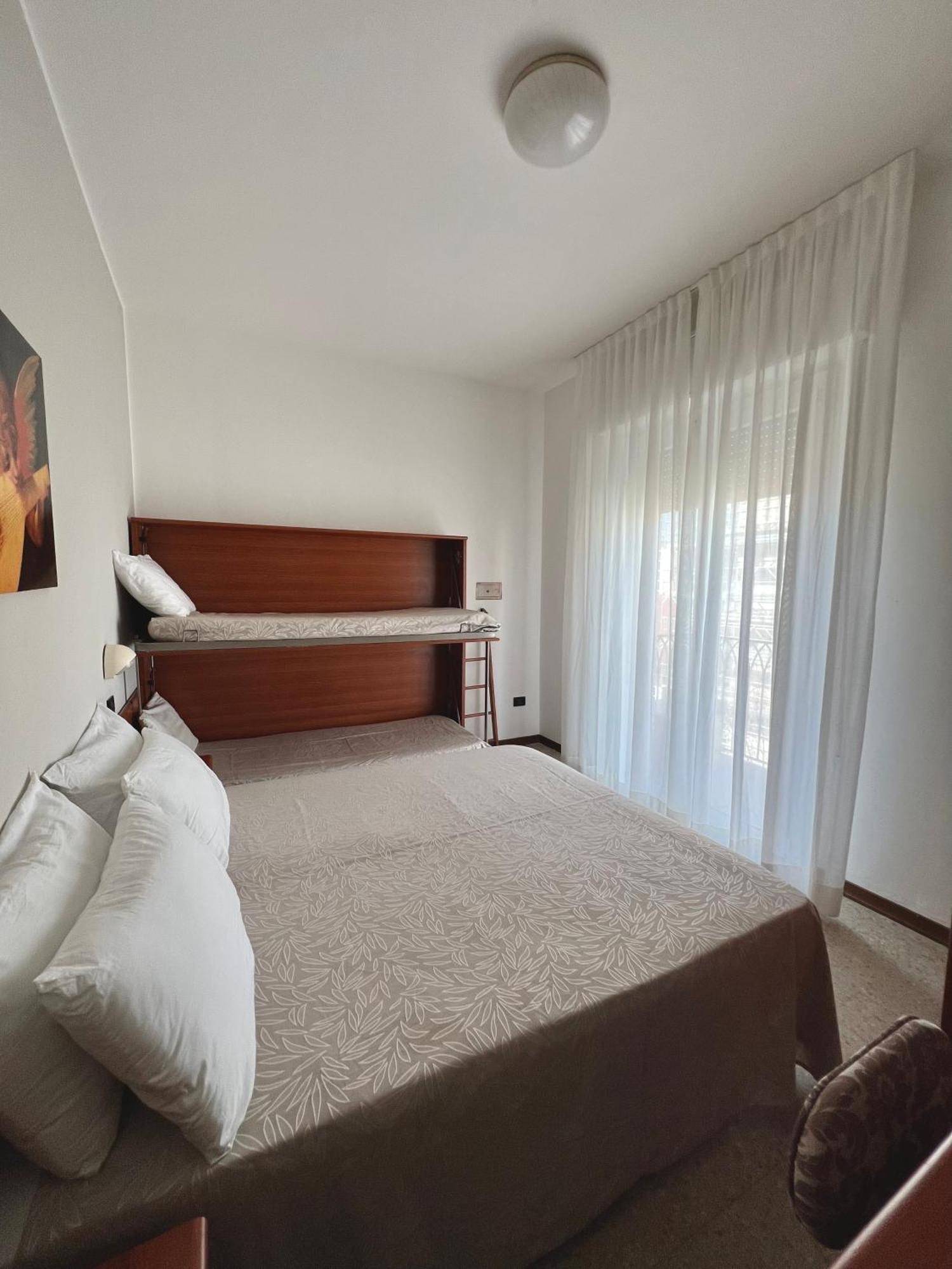 Hotel B&B Ardea Ріміні Екстер'єр фото