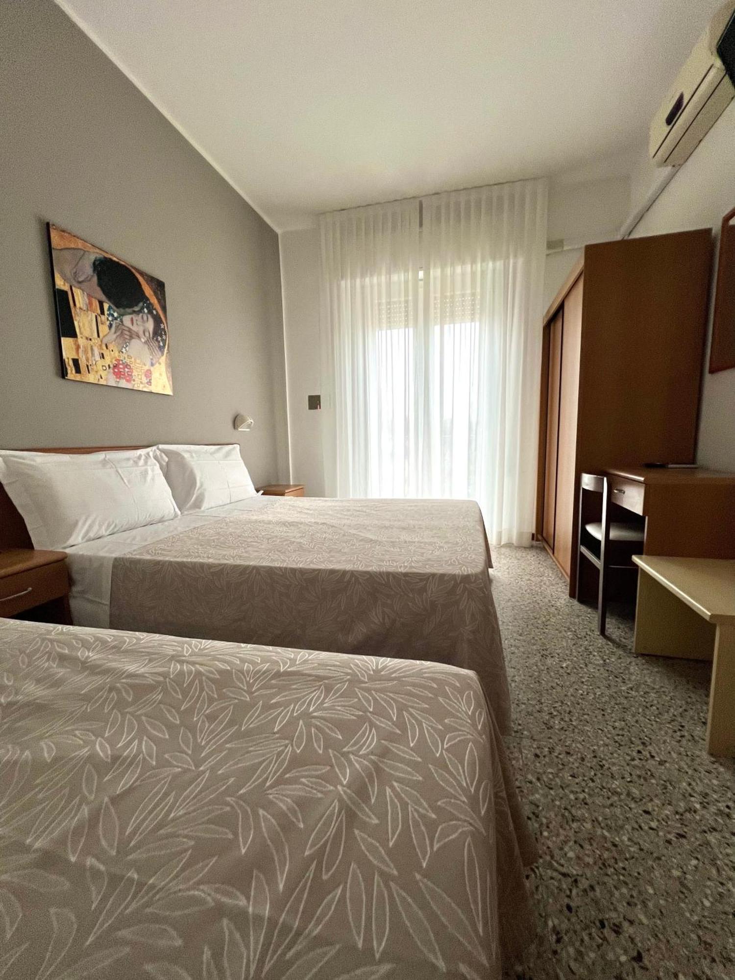 Hotel B&B Ardea Ріміні Екстер'єр фото